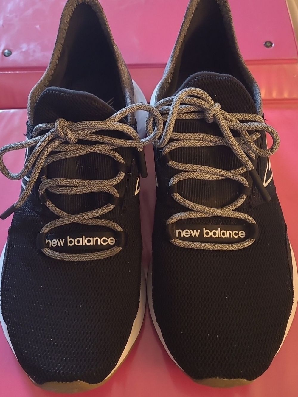 Womens New Balance Shoes Fresh Foam Roav Size 7.5. Excellant Condition.
